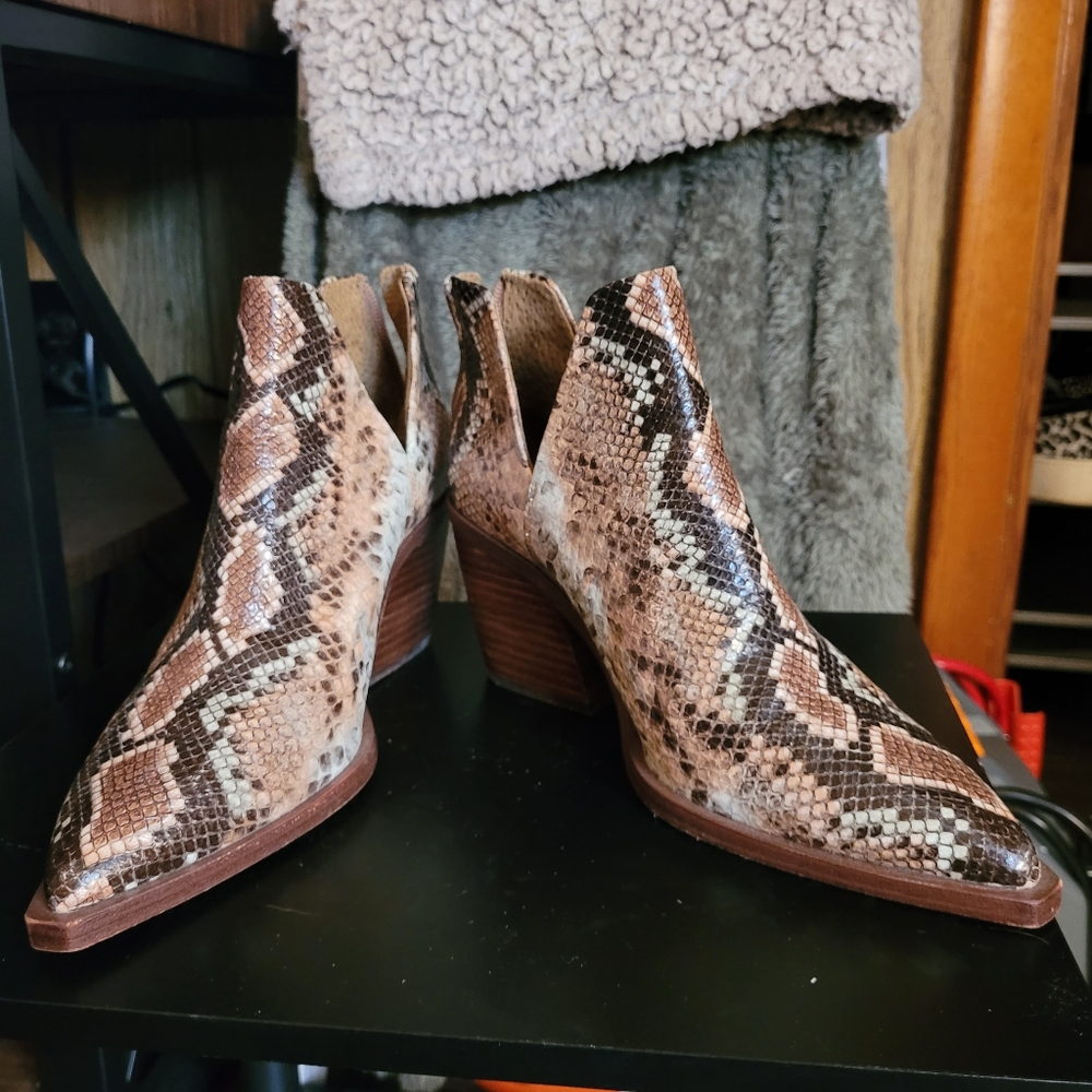 Vince Camuto Boots
